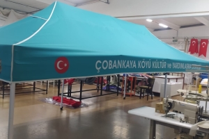 ÇADIR Köyümüzde , mahallelerimizde ve İstanbul 'daki kıymetli dostlarımızın (Kur'an-ı Kerim Tilaveti, Taziye, Nişan, Kına, Sünnet, Asker Eğlencesi ) organizasyonlarında kullanılmak üzere yaptırılmış olup, derneğimize hayırlı olsun... 6 metre×3 metre boyutundadır.